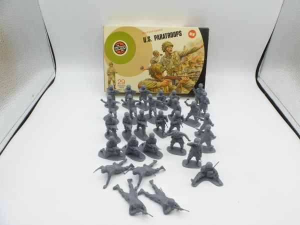Airfix 1:32 U.S. Paratroops - orig. packaging, figures complete, some rifle tips missing