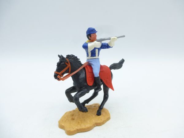 Timpo Toys Union Army Soldier 4th version on horseback, shooting rifle