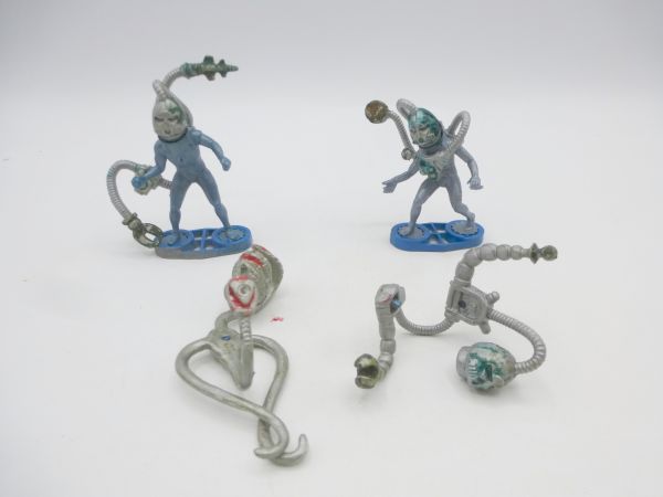 Britains Deetail 2 Aliens + 2 additional heads - used, blue base plate