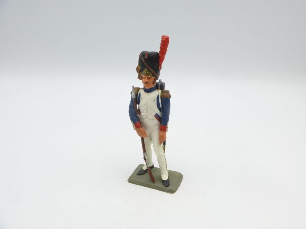 Starlux Napoleonischer Soldat Gewehr rechts abgestellt