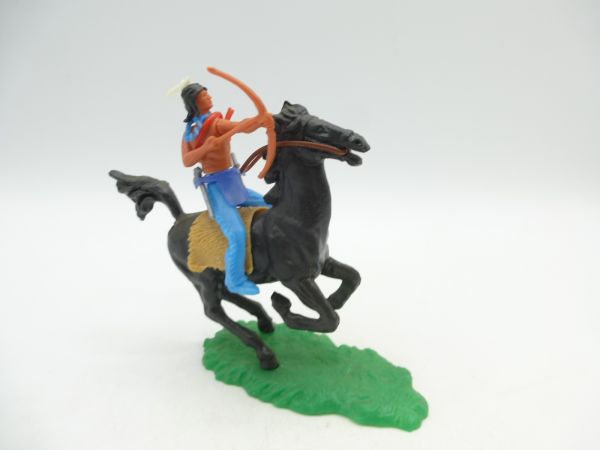Elastolin 5,4 cm Indian riding with bow, another weapon in the belt