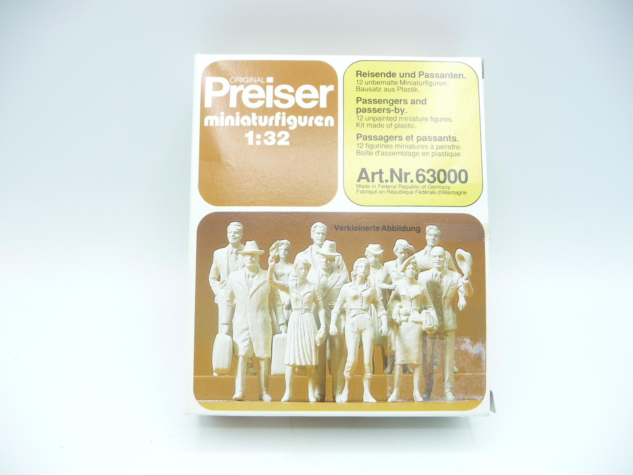 Figure Set by Merten HO scale Foreign Travellers 212523 Preiser 6 