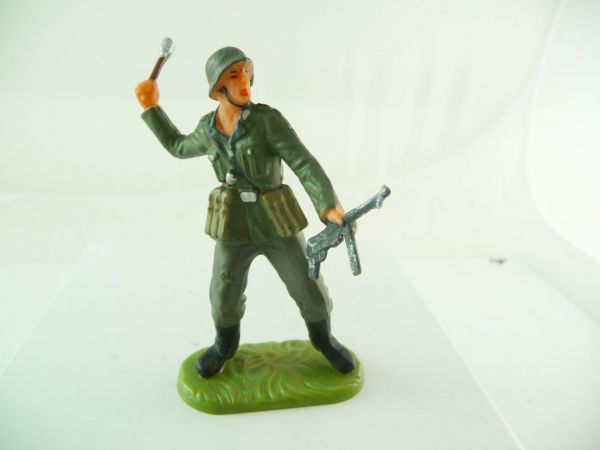 Elastolin 7 cm German Armed Forces: shooter, throwing hand grenade, No. 10091
