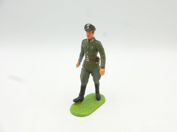 Elastolin 7 cm German Wehrmacht: officer marching, No. 10020