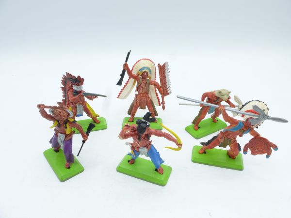 Britains Deetail Indians 1st version on foot (6 figures)
