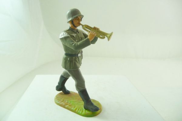 Preiser 7 cm German Wehrmacht: Soldier with trumpet, No. 10152 - brand new