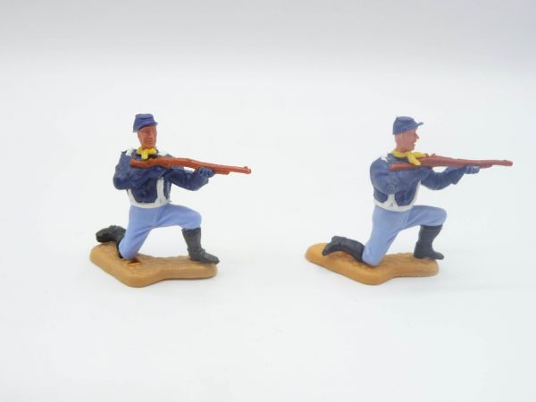 Timpo Toys 2 Union Army soldiers kneeling firing