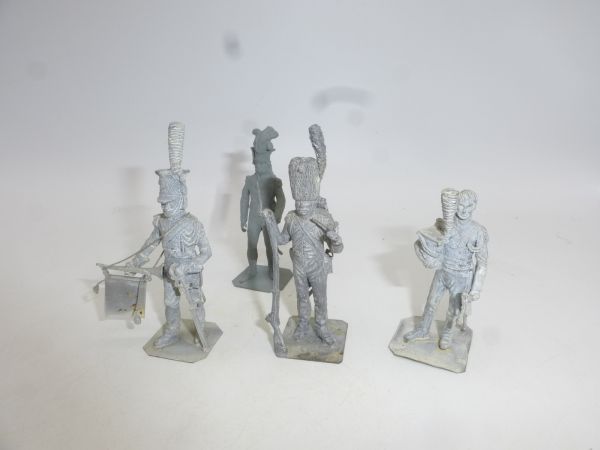 4 Weißmetallfiguren (Ulan, Voltigeur, Nap. Off.), ca. 7 cm