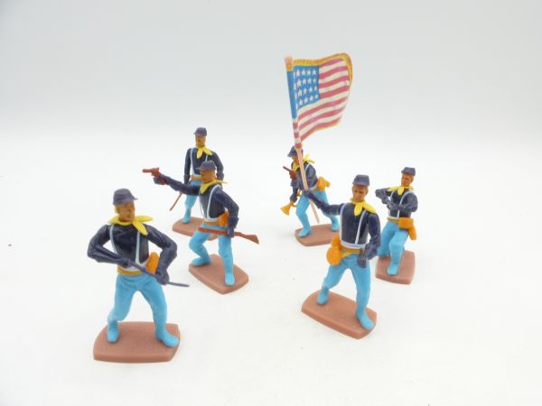 Plasty Union Army Soldier on foot (6 figures) - nice group