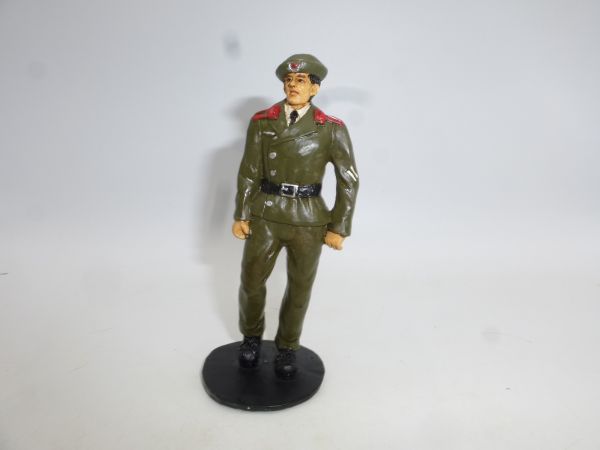 Soldat mit Käppi (11 cm Figur)