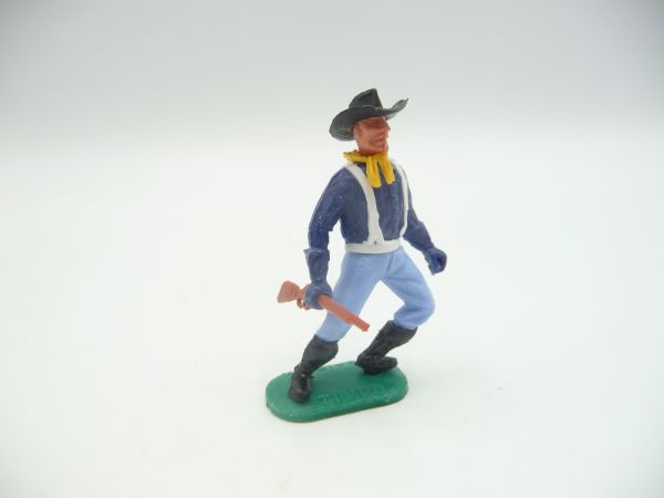 Timpo Toys Union Army soldier 1st version standing, holding rifle at side, pointing