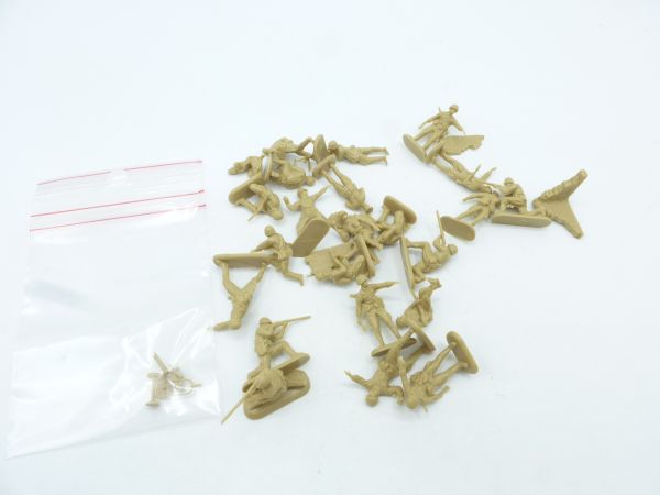 Revell 1:72 Russian Infantry WW II - 38 parts, loose, see photo