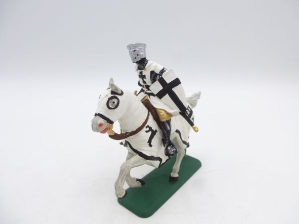 Crusader on horseback without lance (1:32 scale) - great painting