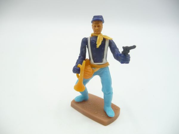Plasty Union Army Soldier standing with trumpet + pistol
