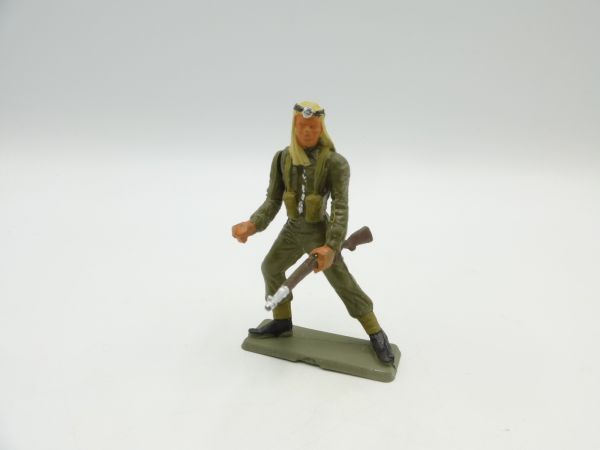 Starlux Arabian warrior in khaki outfit with rifle