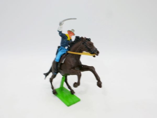 Britains Deetail Soldier 7th Cavalry on horseback, striking sabre from above
