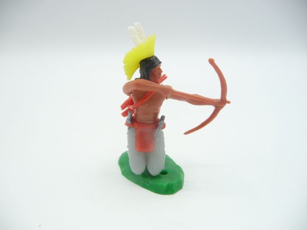 Elastolin 5,4 cm Iroquois kneeling with bow + 2 additional weapons