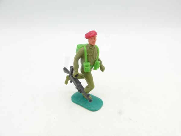 Timpo Toys Englishman walking with heavy MG, red beret