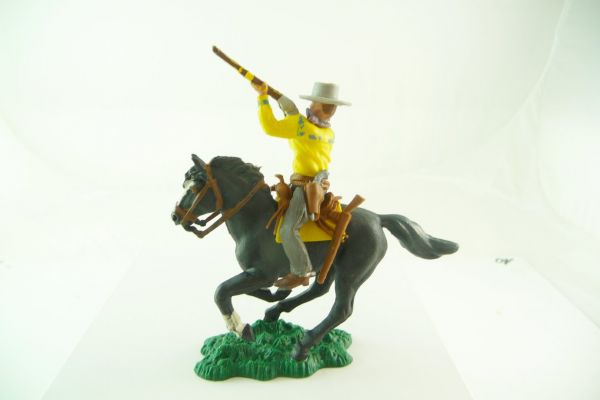 Britains Swoppets Cowboy 1. version riding firing with rifle