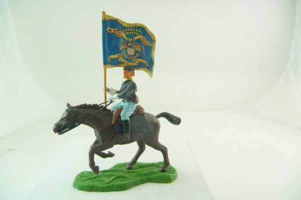 Britains Swoppets Union Army soldier riding with flag