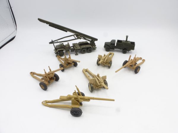 Geschütze (ähnlich Roco / Roskopf) sowie 2 Fahrzeuge von Roco