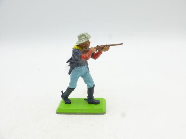 Britains Deetail Private 7th Cavalry standing shooting