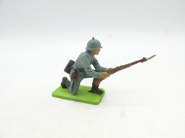 Britains Deetail German soldier kneeling with rifle