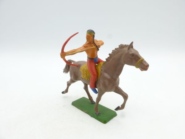 Starlux Indian riding, shooting bow sideways