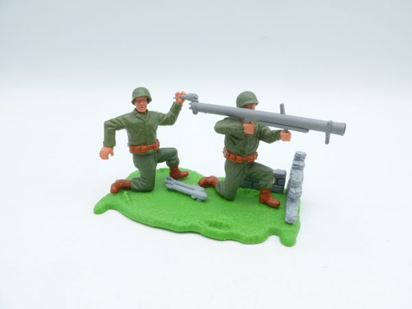 Timpo Toys Bazooka emplacement, minidiorama with Englishmen