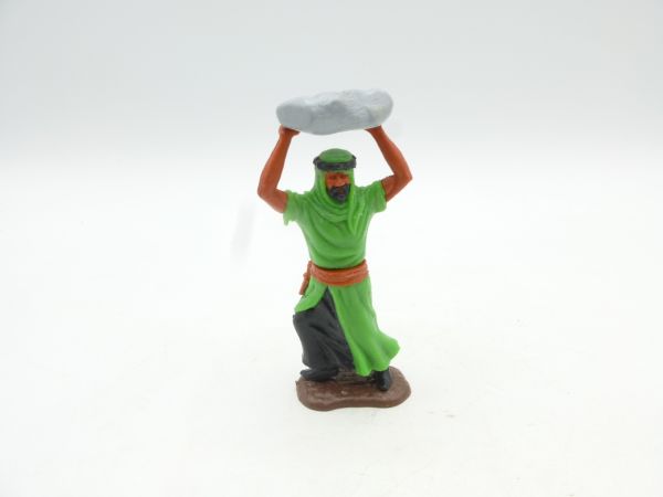 Timpo Toys Arab standing green, throwing stone (inner robe black)