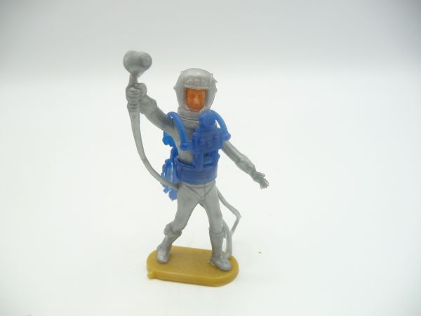 Cherilea Astronaut stehend mit Waffe, silber/blau