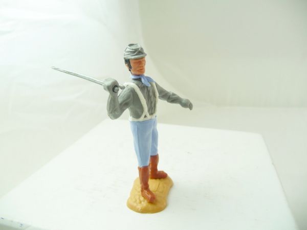 Timpo Toys Confederate Army soldier 3. version (big head), striking with sabre from above
