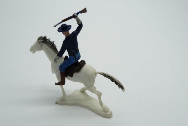 Dulcop Union Army soldier mounted with rifle over head