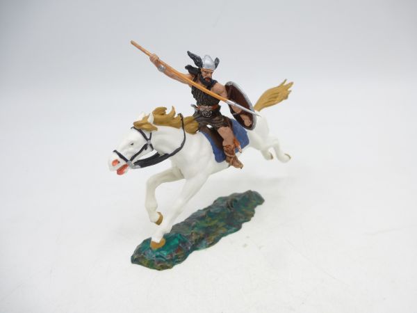 Viking on horseback, throwing spear sideways - nice modification