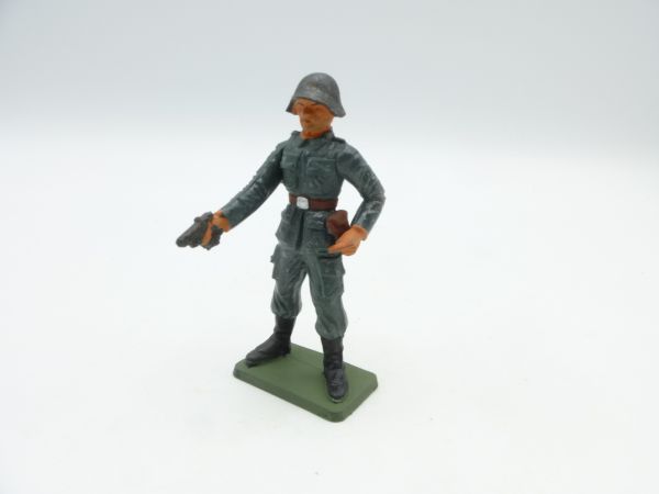 Starlux Swiss soldier with pistol - pistol barrel shortened