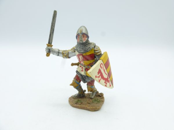 Knight advancing with sword + shield, 7 cm size