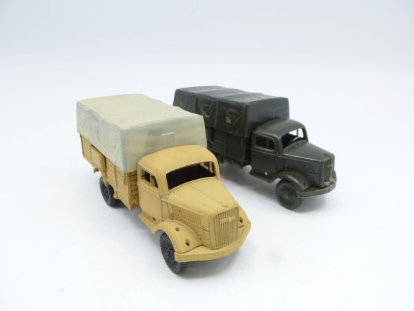 Roco Minitanks 2 trucks with square tarpaulin - one vehicle was primed