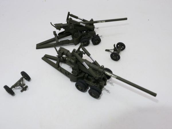 2 Geschütze (Kunststoff), Länge ca. 12 cm