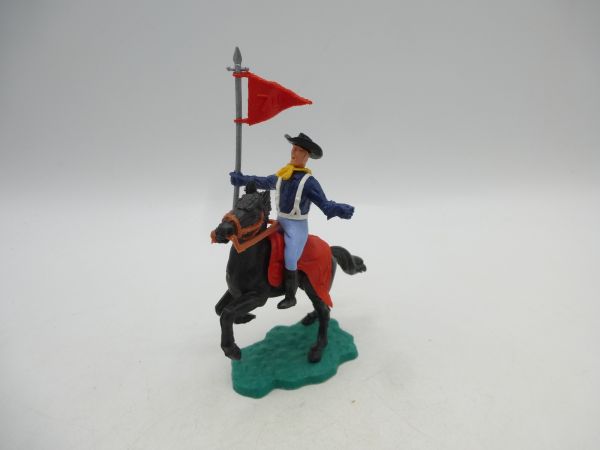 Timpo Toys Northerner riding with red 7th cavalry flag