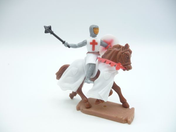 Plasty Crusader riding with mace + shield