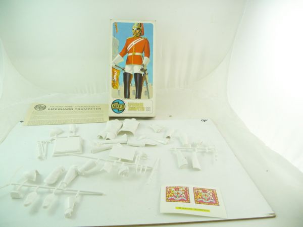 Airfix 1:12 Lifeguard Trumpeter - orig. packing, partly on cast (total 40 pcs.)