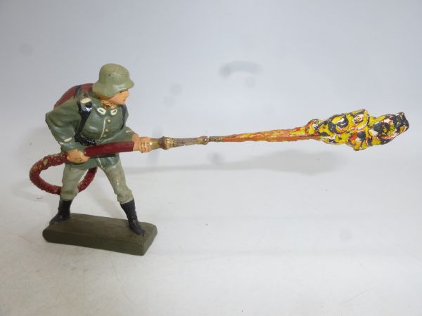 Elastolin Composition Soldier with flamethrower