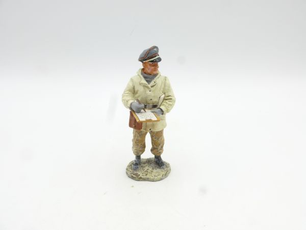 King & Country Bastogne officer with map