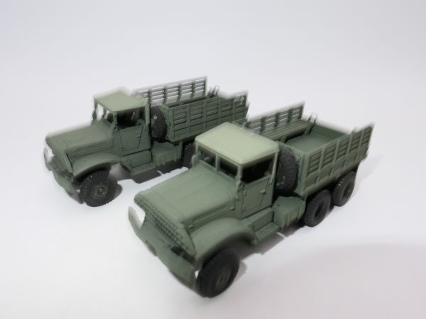 Roco Minitanks 2 trucks - primed