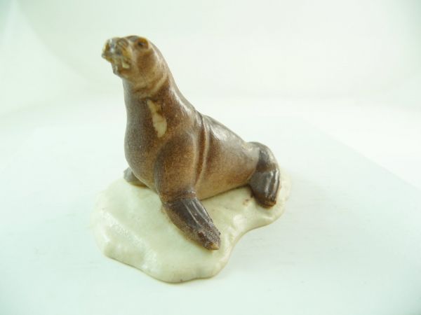 Clairet Walrus on base plate - without tusks