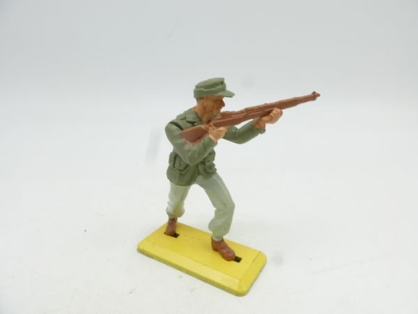 Britains Deetail German / Africa Corps soldier, shooting rifle