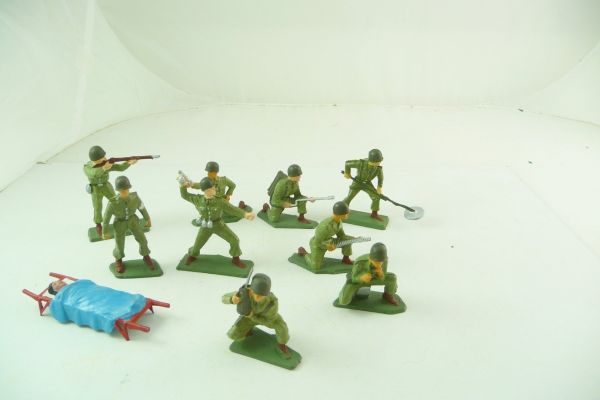 Starlux Group of WW soldiers incl. stretcher - very good condition