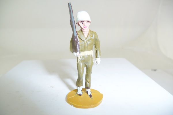 Merten 4 cm Soldat im Marsch, Gewehr geschultert - seltene frühe Figur