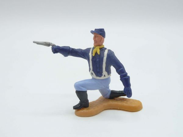 Timpo Toys Union Army soldier 2nd version kneeling firing with pistol