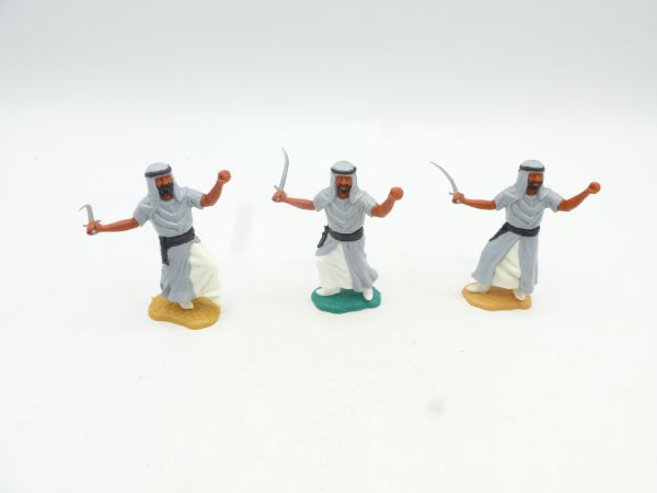 Timpo Toys 3 Arabs with rifle + sabre, 3 different leg postures